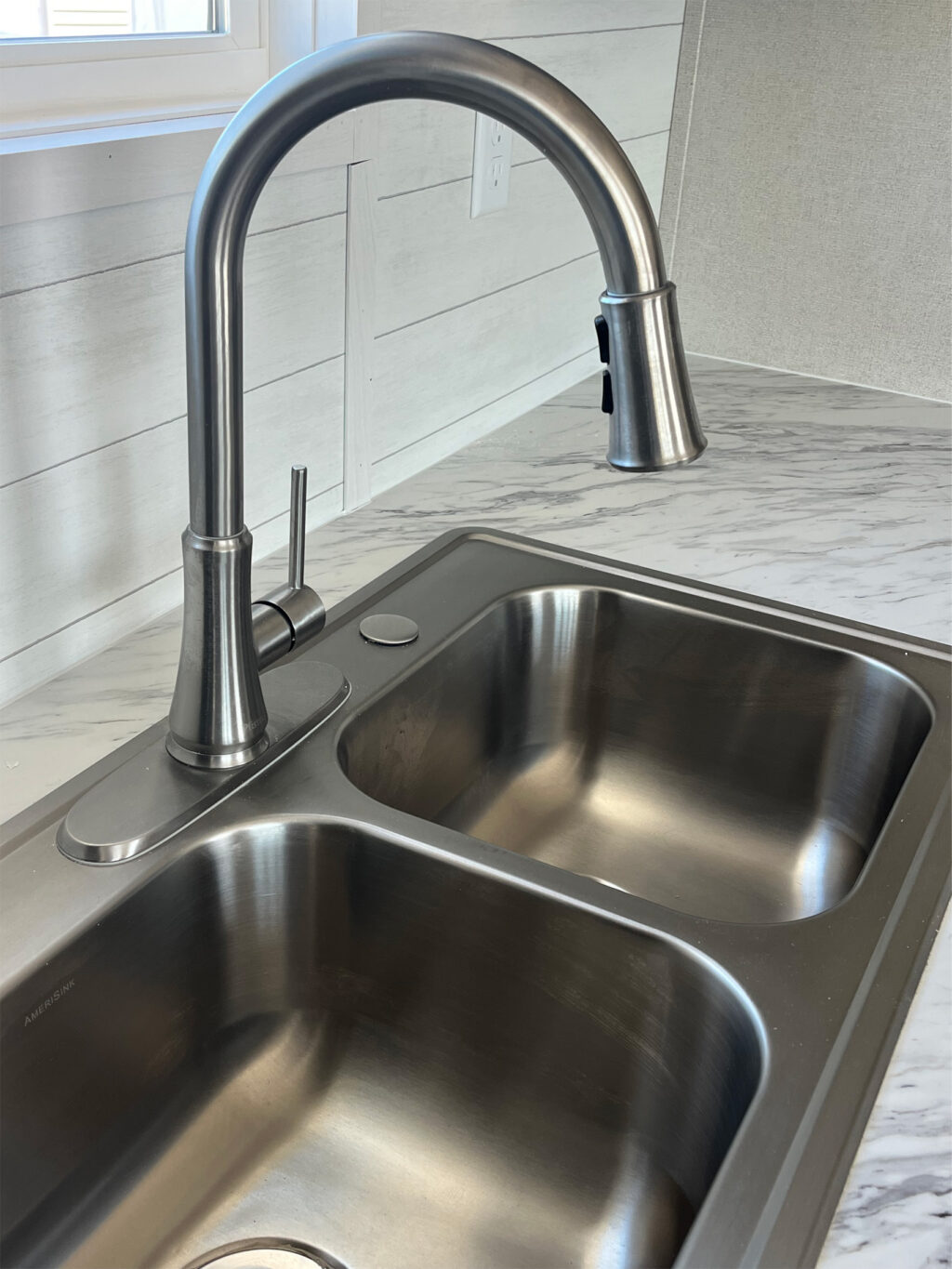 Kitchen faucet